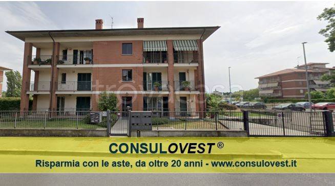 appartamento in vendita a Pavia in zona Pompieri