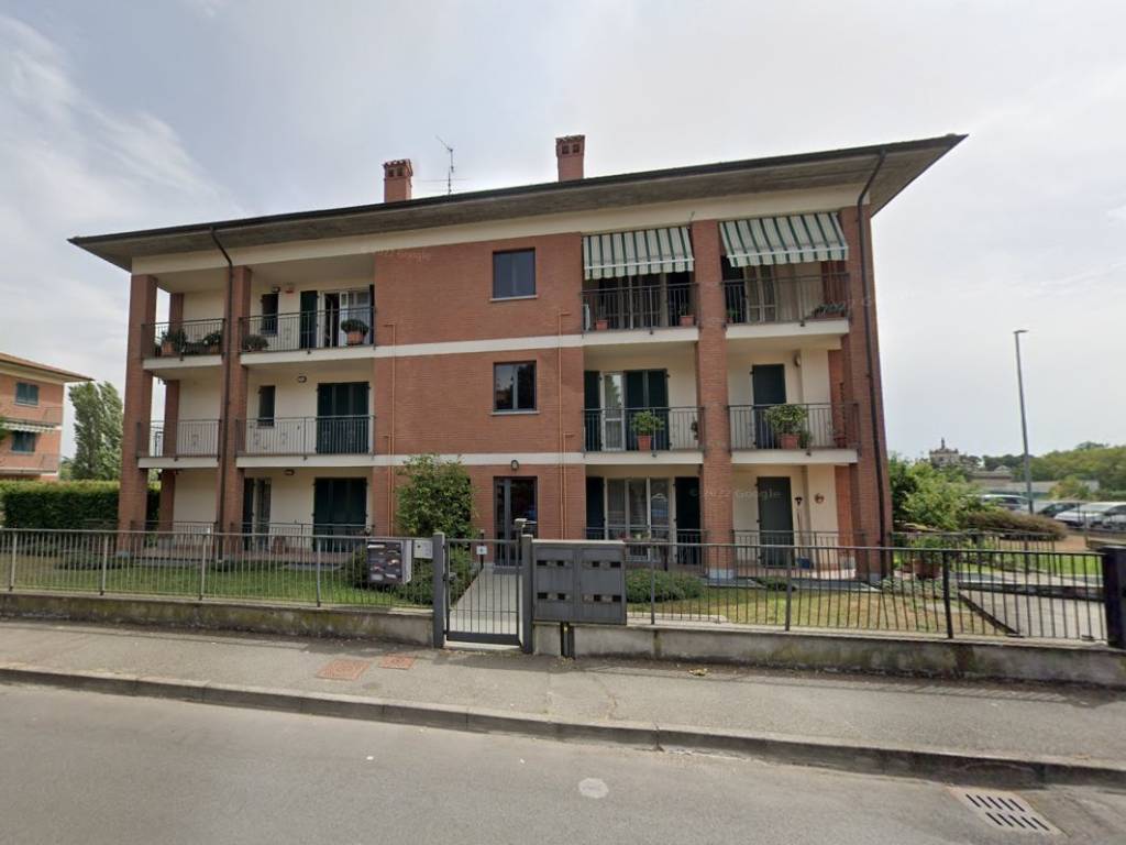 appartamento in vendita a Pavia in zona Pompieri