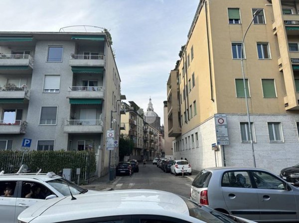 appartamento in vendita a Pavia in zona Centro Città