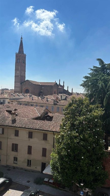 appartamento in vendita a Pavia in zona Centro Città