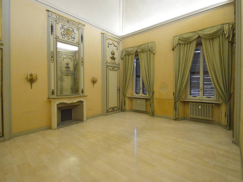 appartamento in vendita a Pavia in zona Centro Città