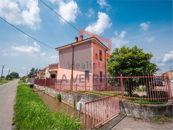 casa indipendente in vendita a Pavia