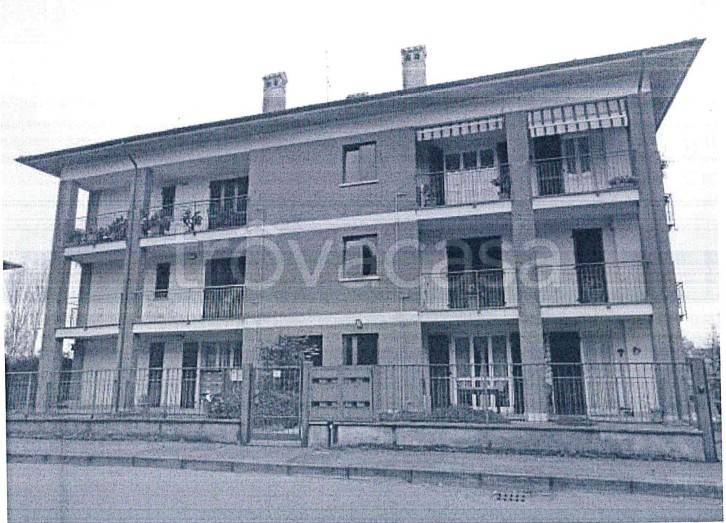 appartamento in vendita a Pavia in zona Pompieri