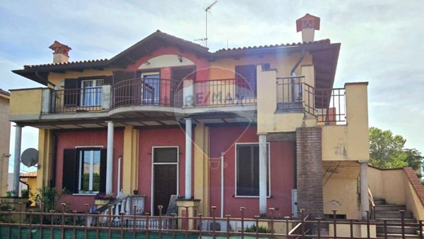 appartamento in vendita a Pavia in zona Stazione