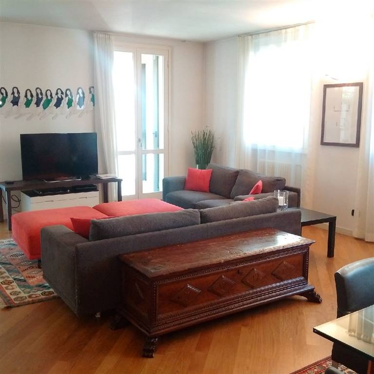 appartamento in vendita a Pavia in zona Centro Città