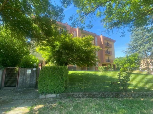 appartamento in vendita a Pavia in zona Vallone