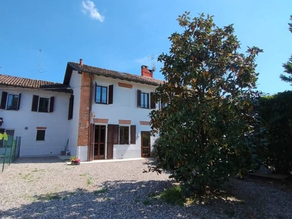 casa indipendente in vendita a Pavia in zona Viale Cremona
