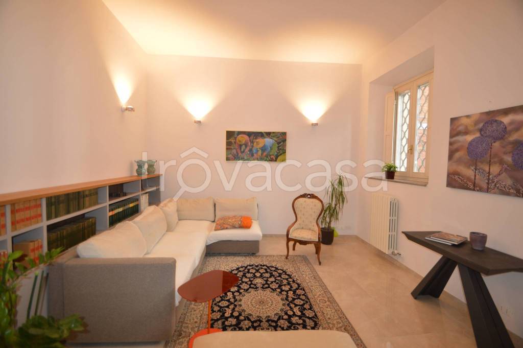 appartamento in vendita a Pavia in zona Centro Città