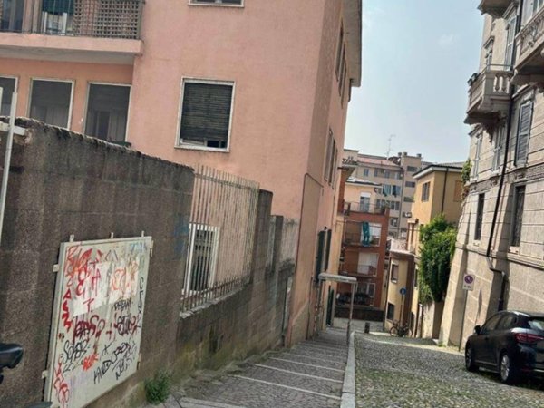 appartamento in vendita a Pavia in zona Centro Città