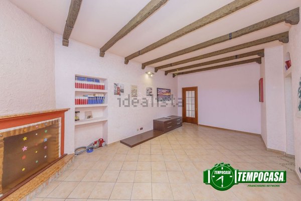 appartamento in vendita a Pavia in zona Borgo Ticino