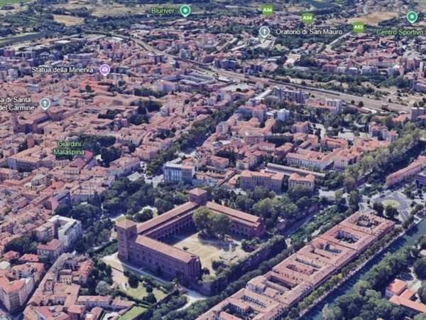 negozio in vendita a Pavia