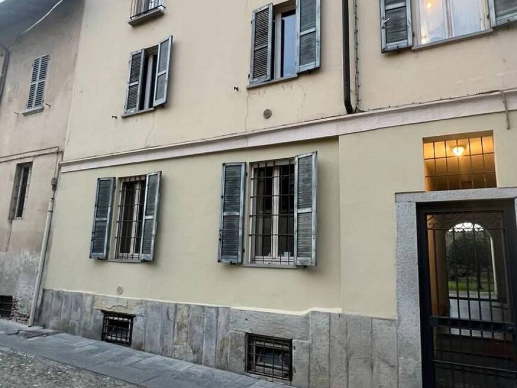 appartamento in vendita a Pavia in zona Centro Città