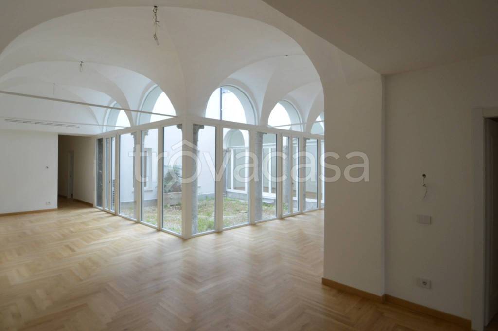 appartamento in vendita a Pavia in zona Centro Città