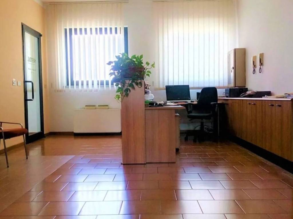 ufficio in vendita a Pavia in zona Stazione
