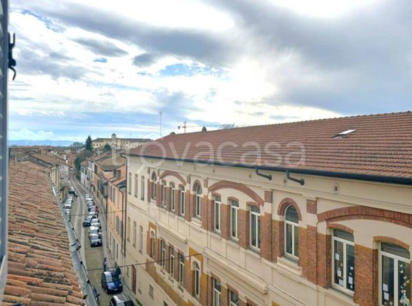 appartamento in vendita a Pavia in zona Centro Città