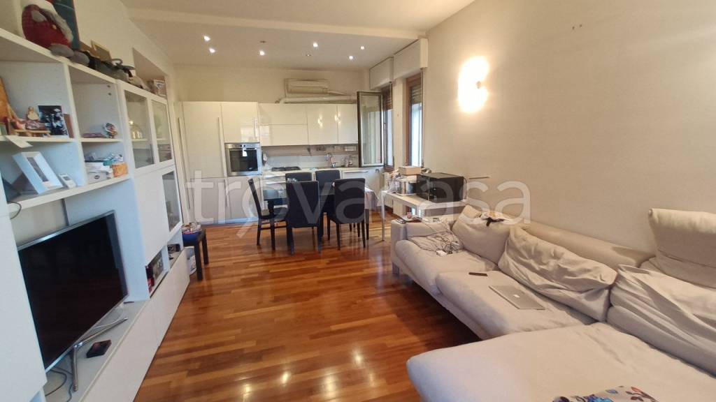 appartamento in vendita a Pavia in zona Città Giardino