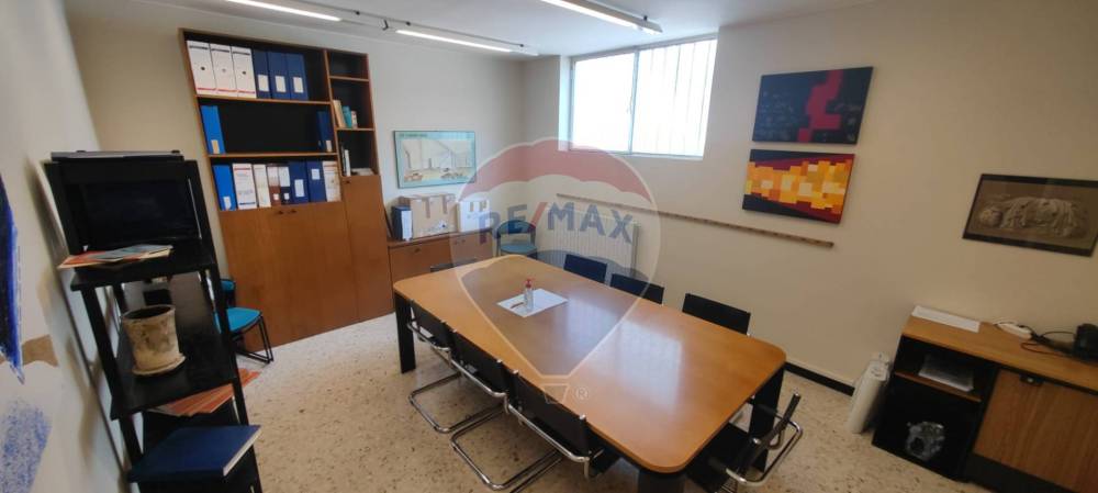 ufficio in vendita a Pavia in zona Stazione