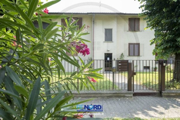 appartamento in vendita a Pavia in zona Vallone