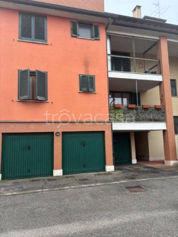 appartamento in vendita a Pavia in zona Fossarmato