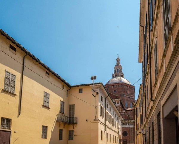 appartamento in vendita a Pavia in zona Centro Città