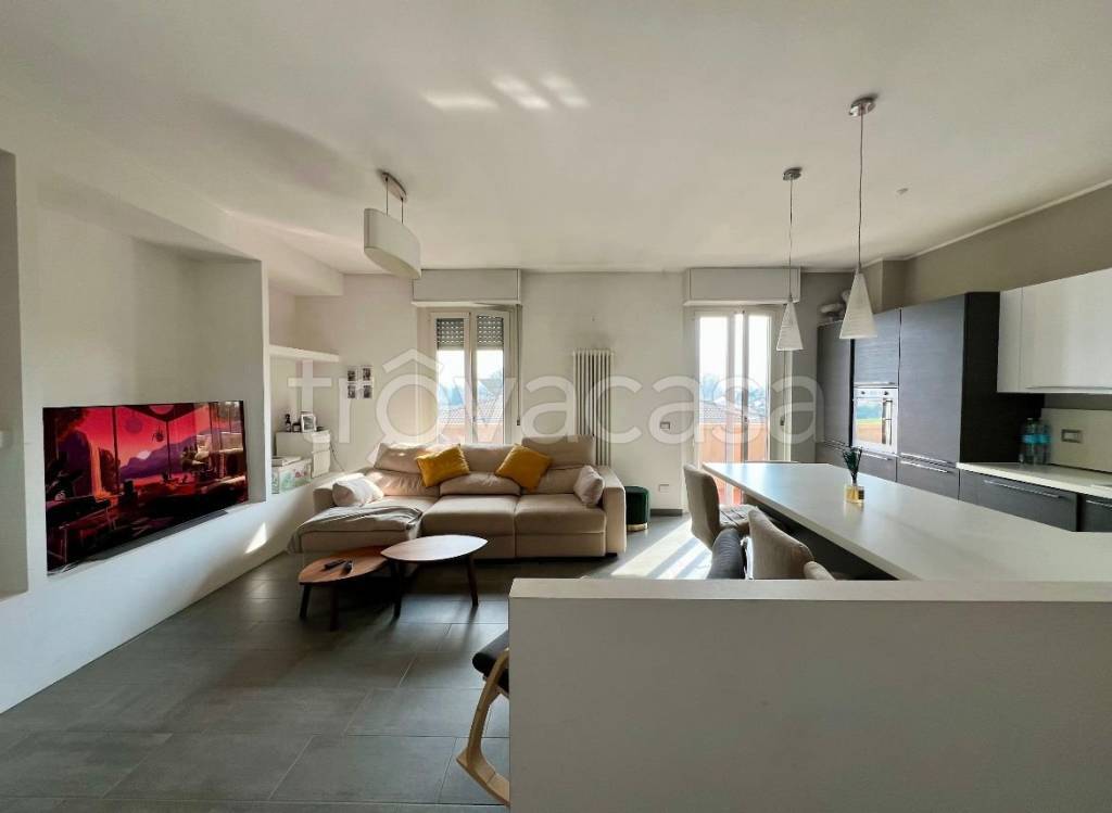 appartamento in vendita a Pavia in zona Ca' Della Terra