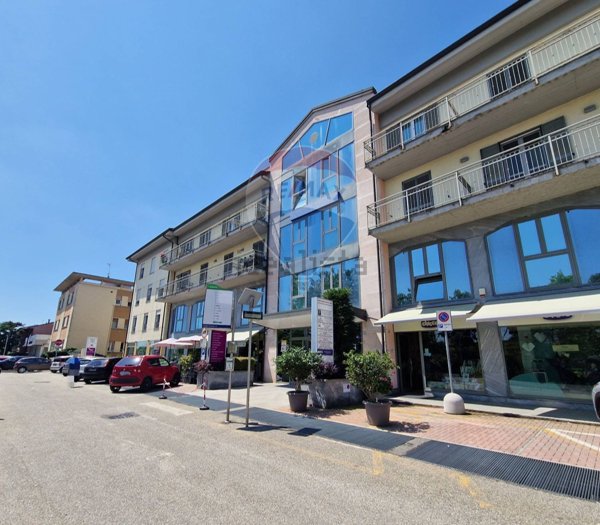 pentavano in vendita a Pavia