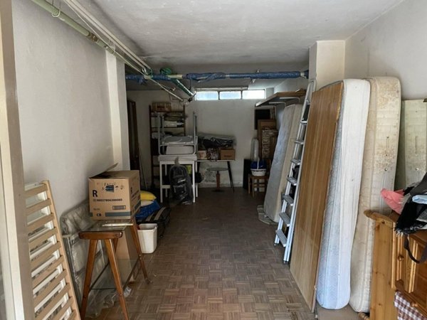 locale di sgombero in vendita a Pavia