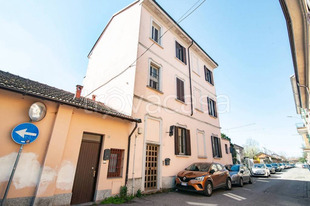 appartamento in vendita a Pavia in zona Stazione
