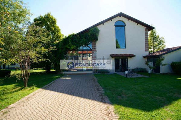 casa indipendente in vendita a Pavia