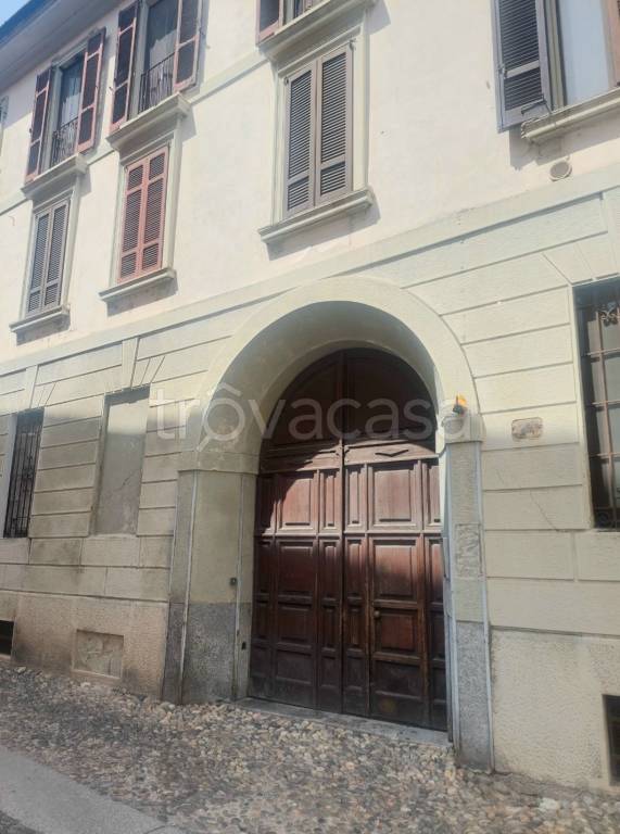 appartamento in vendita a Pavia in zona Centro Città