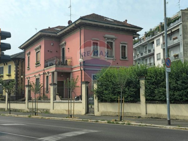 appartamento in vendita a Pavia in zona Centro Città