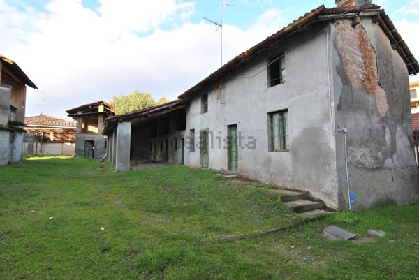 casale in vendita a Pavia in zona Mirabello