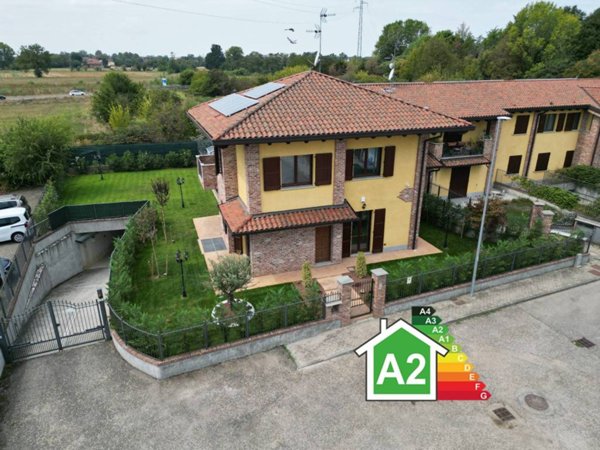 casa indipendente in vendita a Pavia in zona Ca' Della Terra