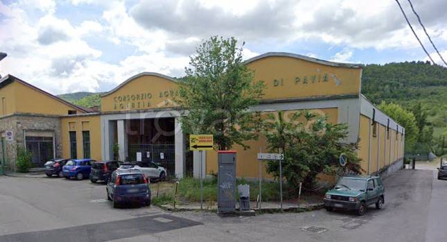 locale commerciale in vendita a Pavia in zona Campo Coni
