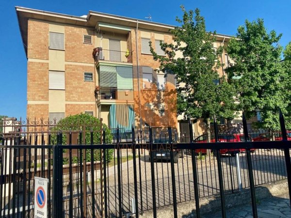 appartamento in vendita a Pavia in zona Pompieri