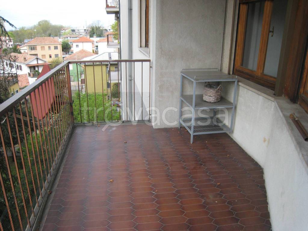 appartamento in vendita a Pavia in zona Stazione