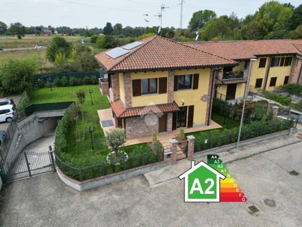 casa indipendente in vendita a Pavia in zona Ca' Della Terra