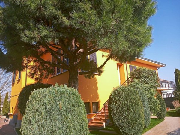 casa indipendente in vendita a Pavia in zona San Pietro