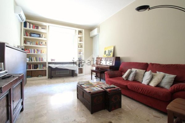 appartamento in vendita a Pavia in zona Vallone