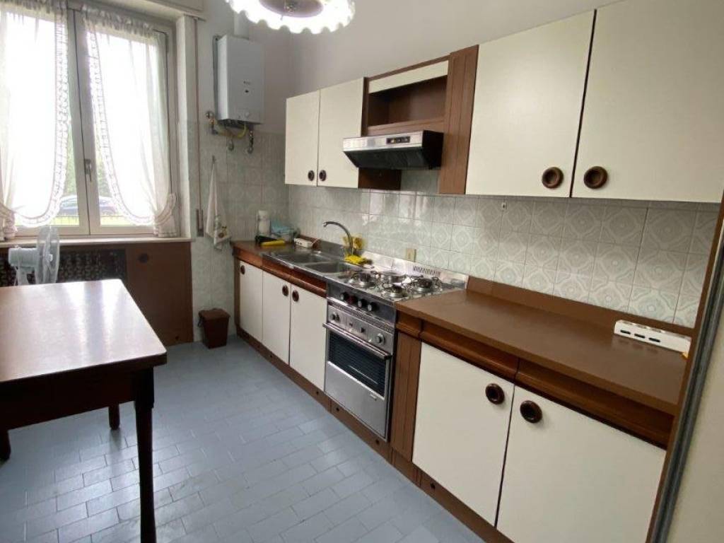 appartamento in vendita a Pavia in zona Pompieri