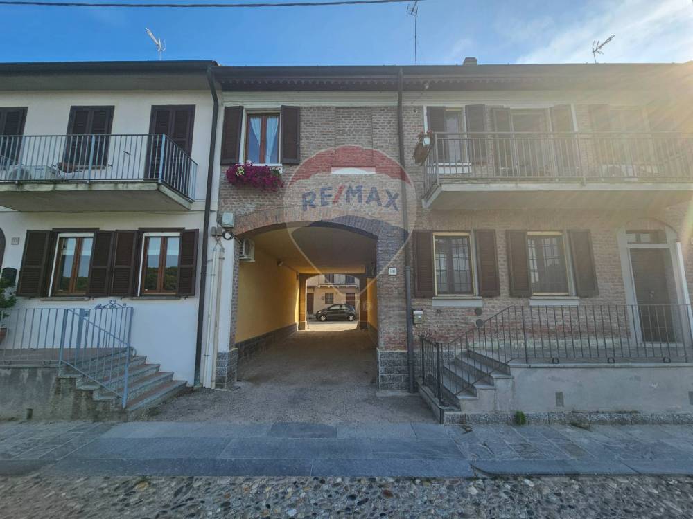 appartamento in vendita a Pavia in zona Borgo Ticino