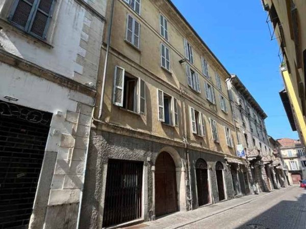 intera palazzina in vendita a Pavia in zona Centro Città