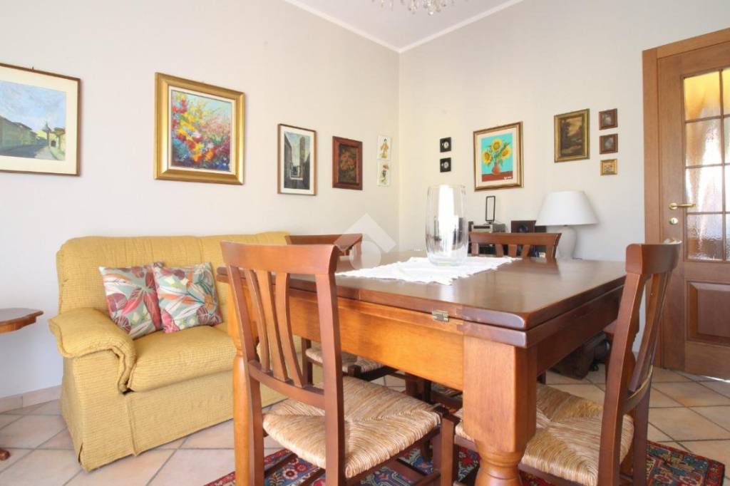 appartamento in vendita a Pavia in zona Vallone