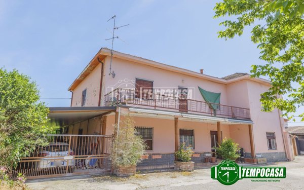 casa indipendente in vendita a Pavia
