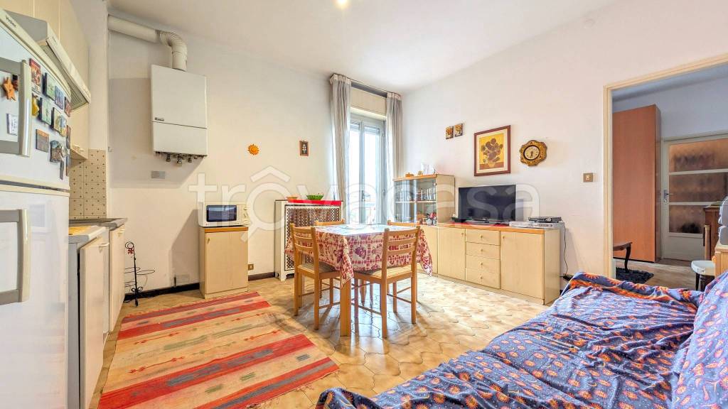 appartamento in vendita a Pavia in zona Centro Città