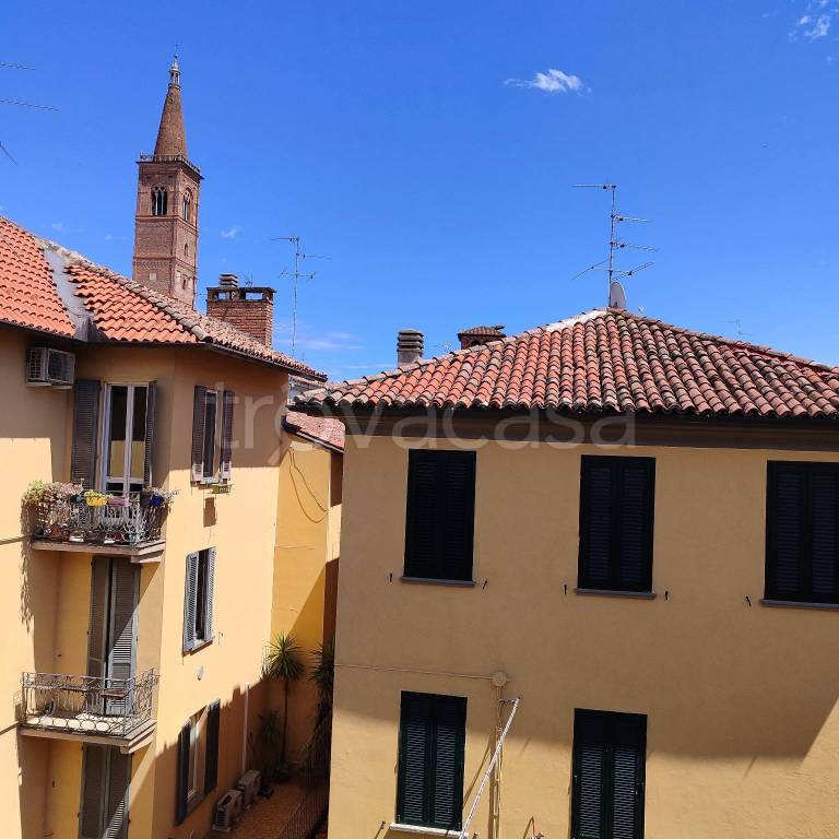 appartamento in vendita a Pavia in zona Centro Città