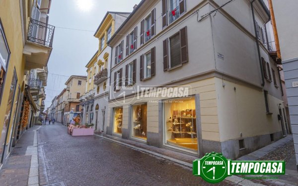 appartamento in vendita a Pavia in zona Centro Città