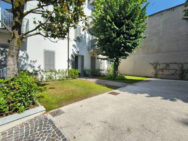appartamento in vendita a Pavia in zona Centro Città