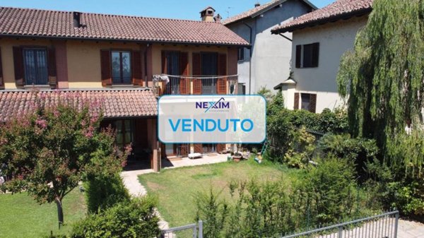 casa indipendente in vendita a Pavia in zona Chiozzo