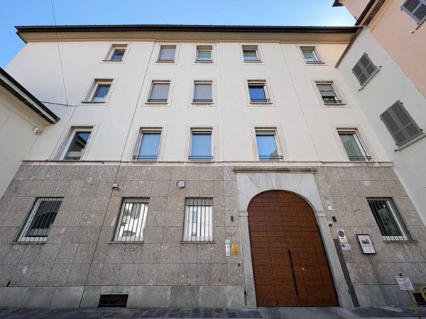 appartamento in vendita a Pavia in zona Centro Città
